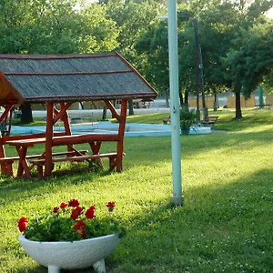  Camping Szegedi Partfürdő és